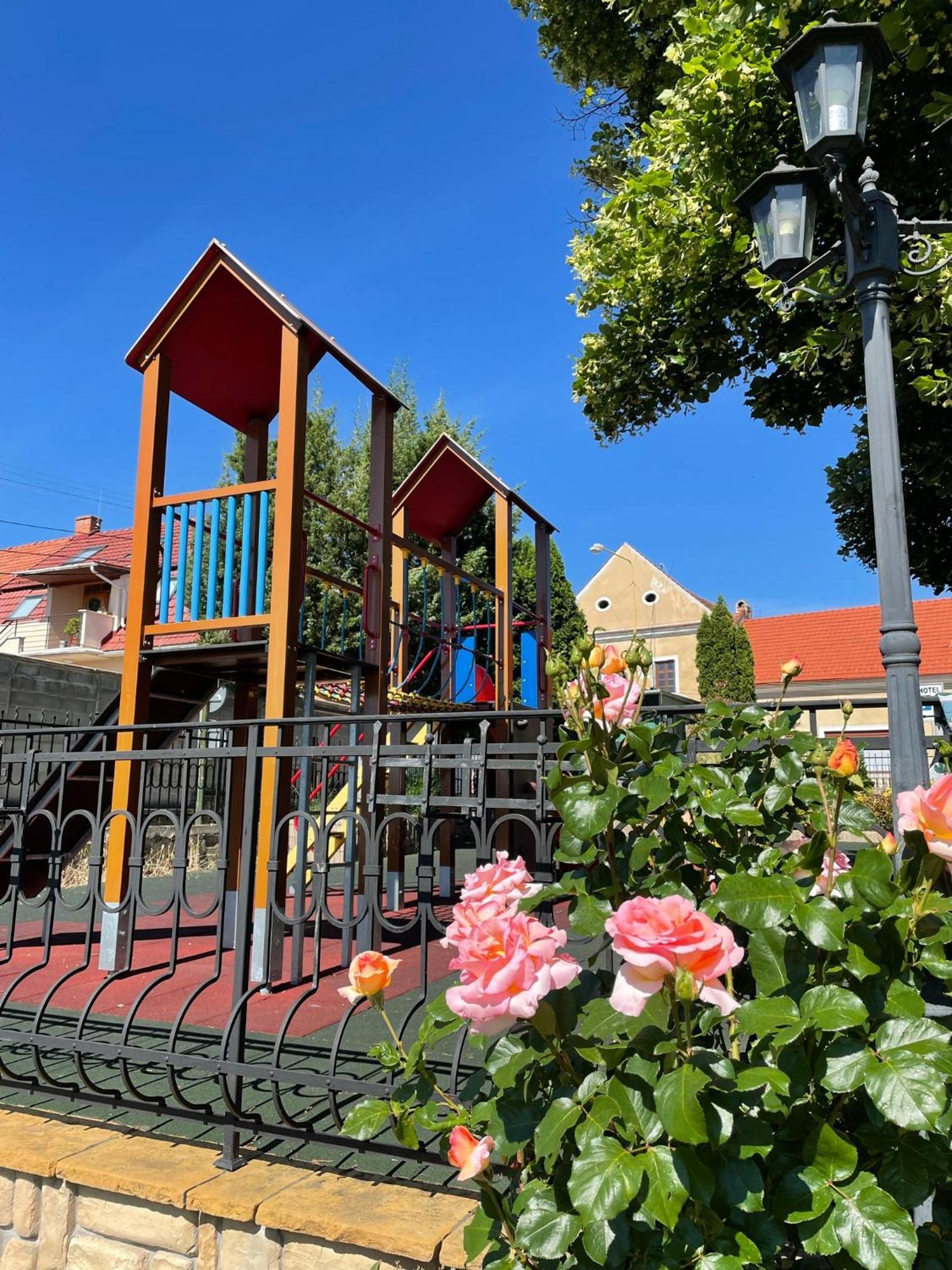 Hotel Lipa Бойниці Екстер'єр фото